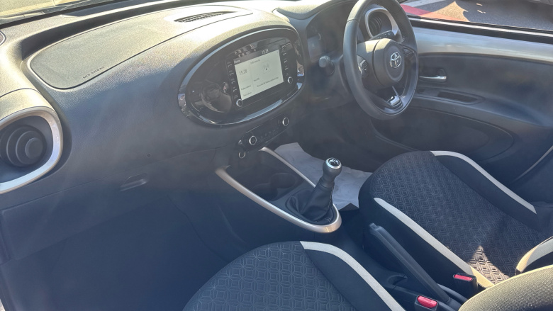 Toyota Aygo X 1.0 VVT-i Edge 5dr Petrol Hatchback